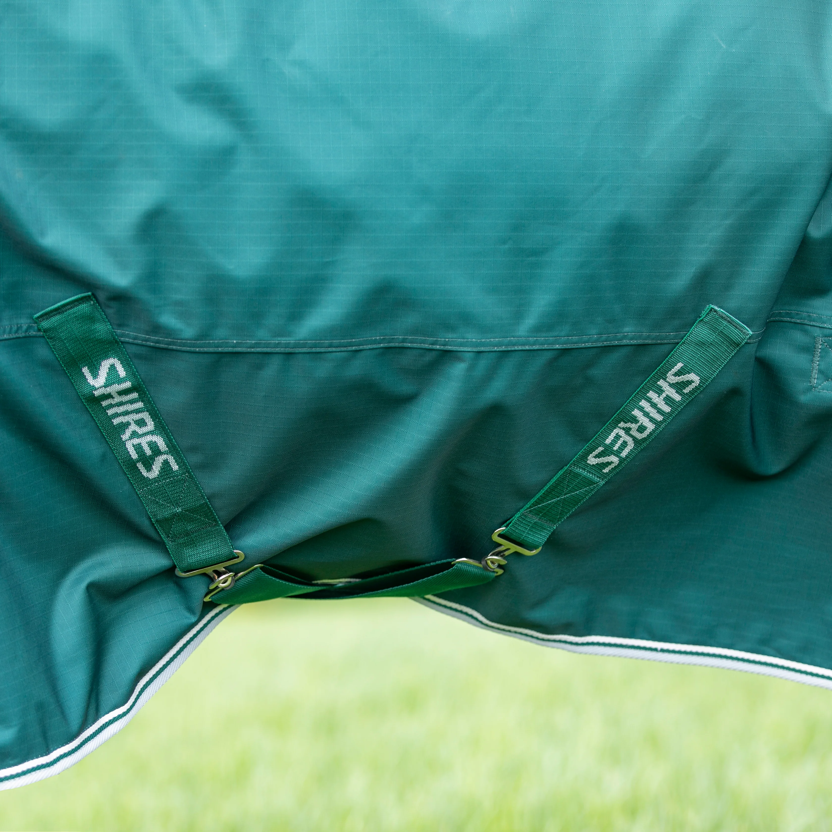 Shires Highlander Original 300 Turnout Rug & Neck Set - Image 3