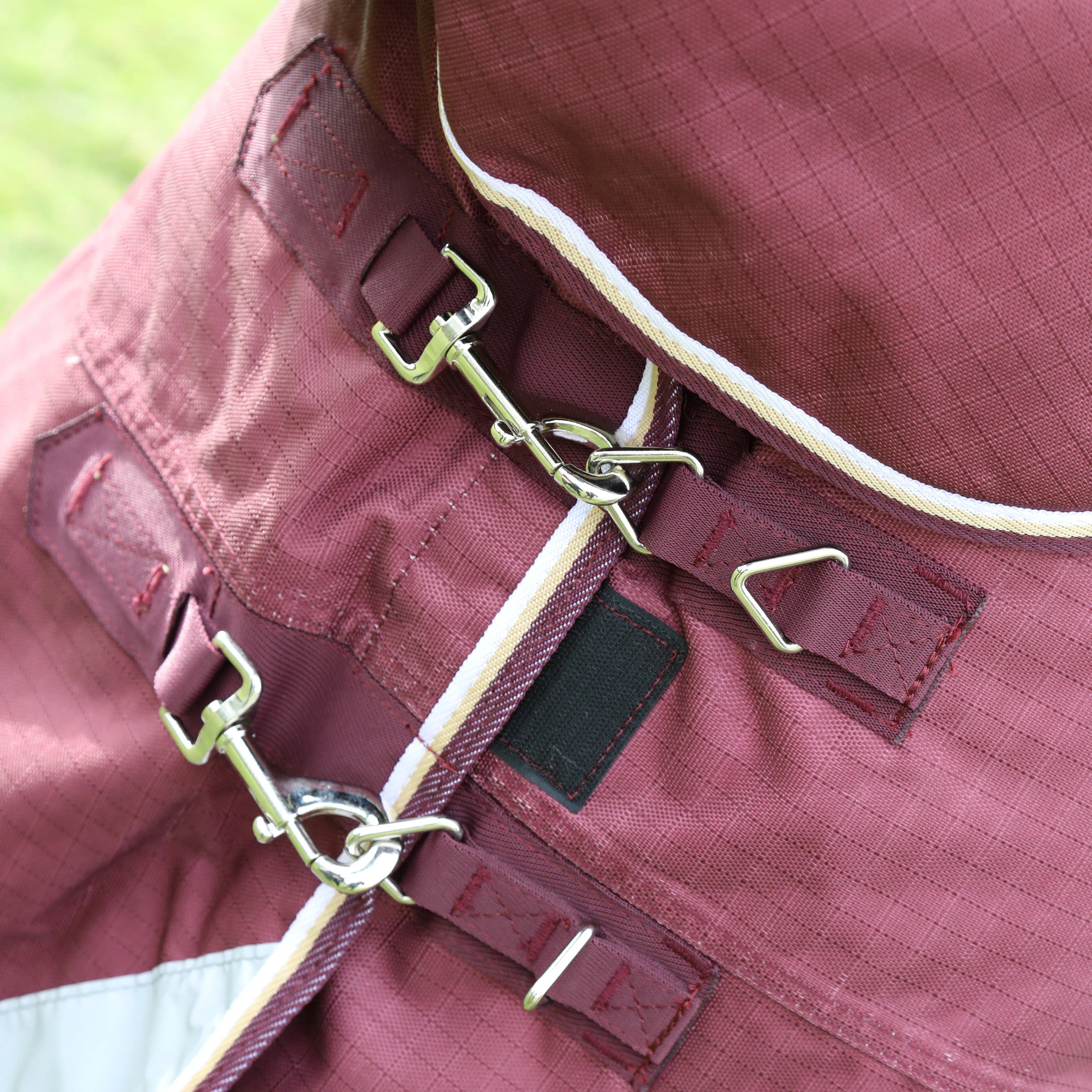 Shires Highlander Plus 100 Combo Turnout Rug - Image 3