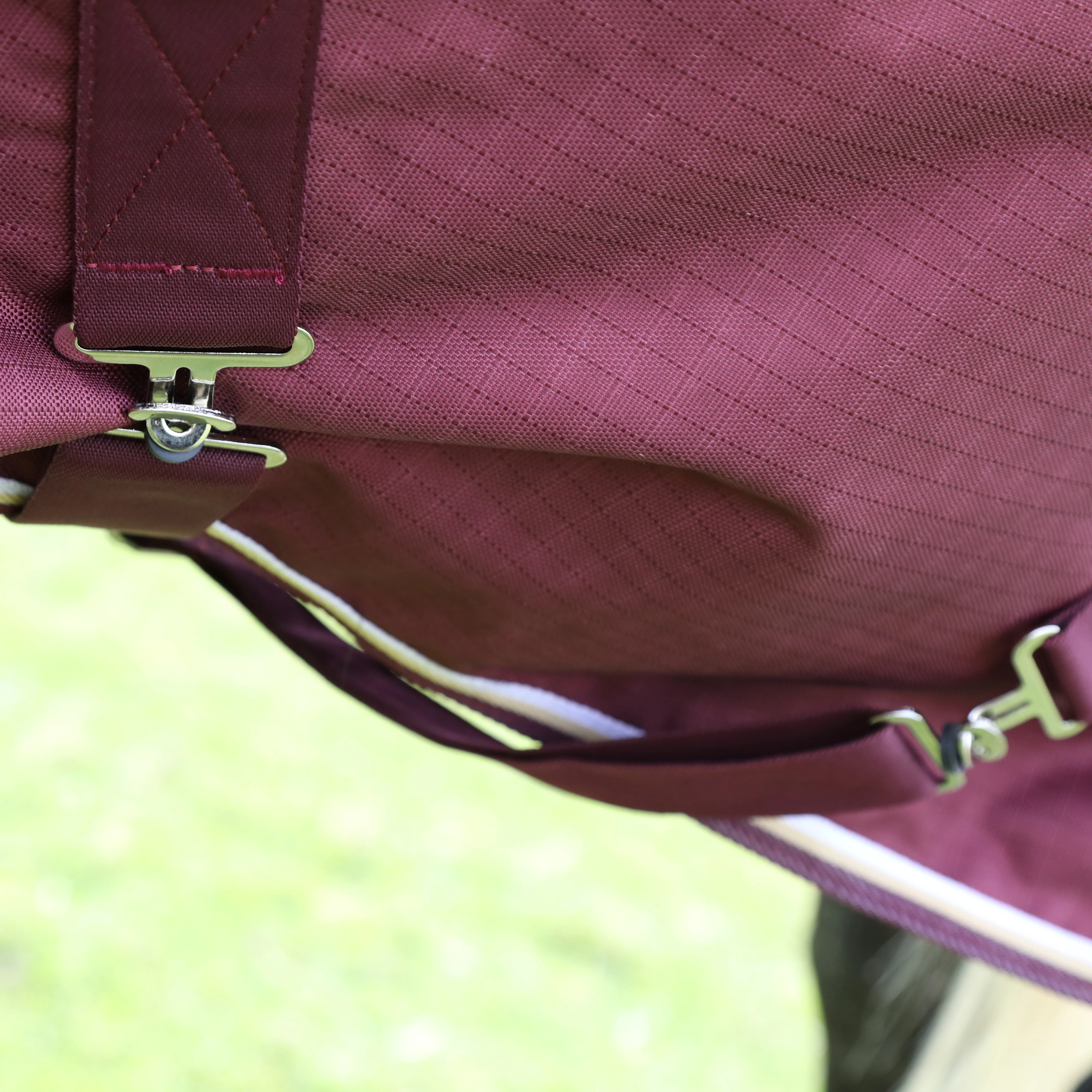 Shires Highlander Plus 100 Combo Turnout Rug - Image 4