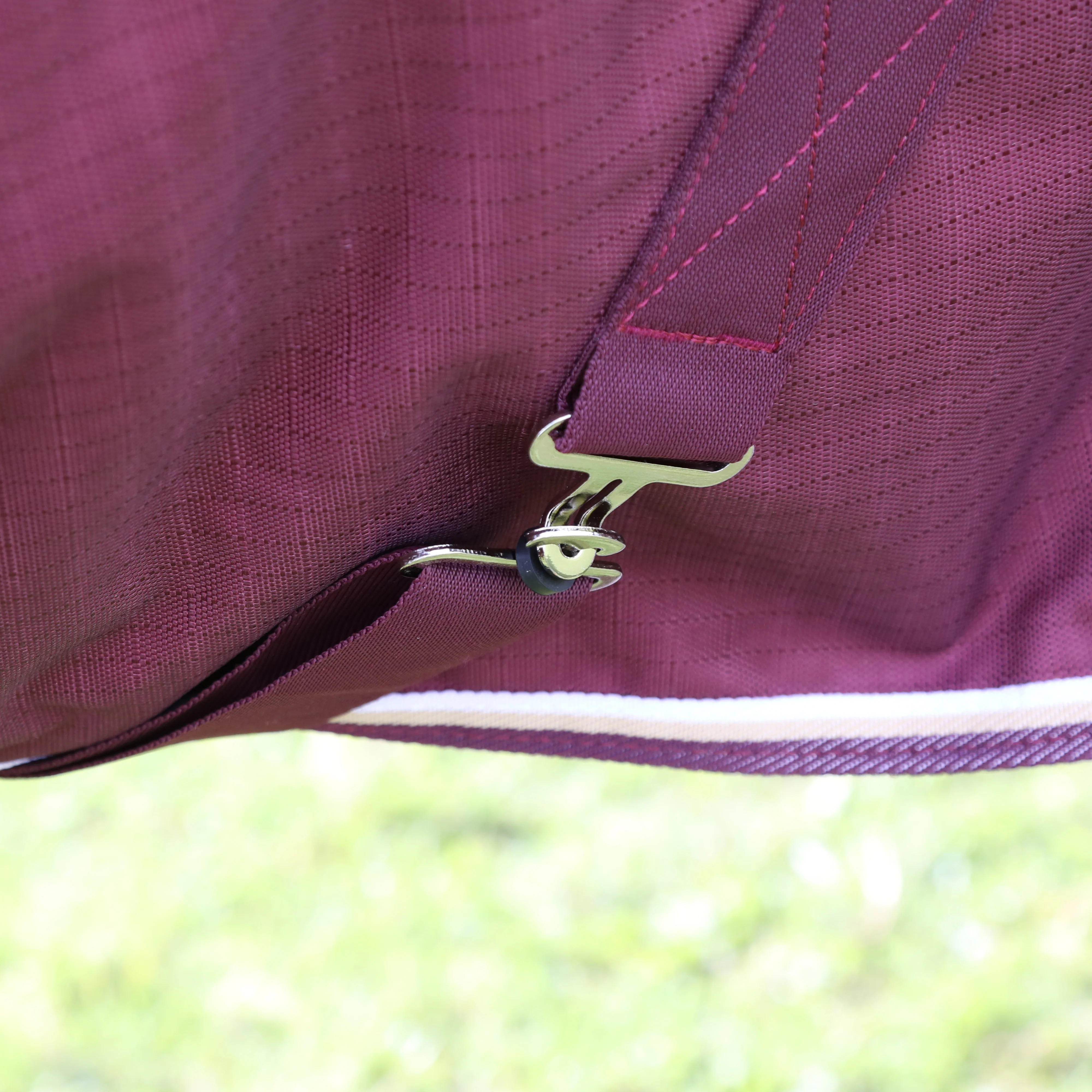 Shires Highlander Plus 100 Turnout Rug - Image 3