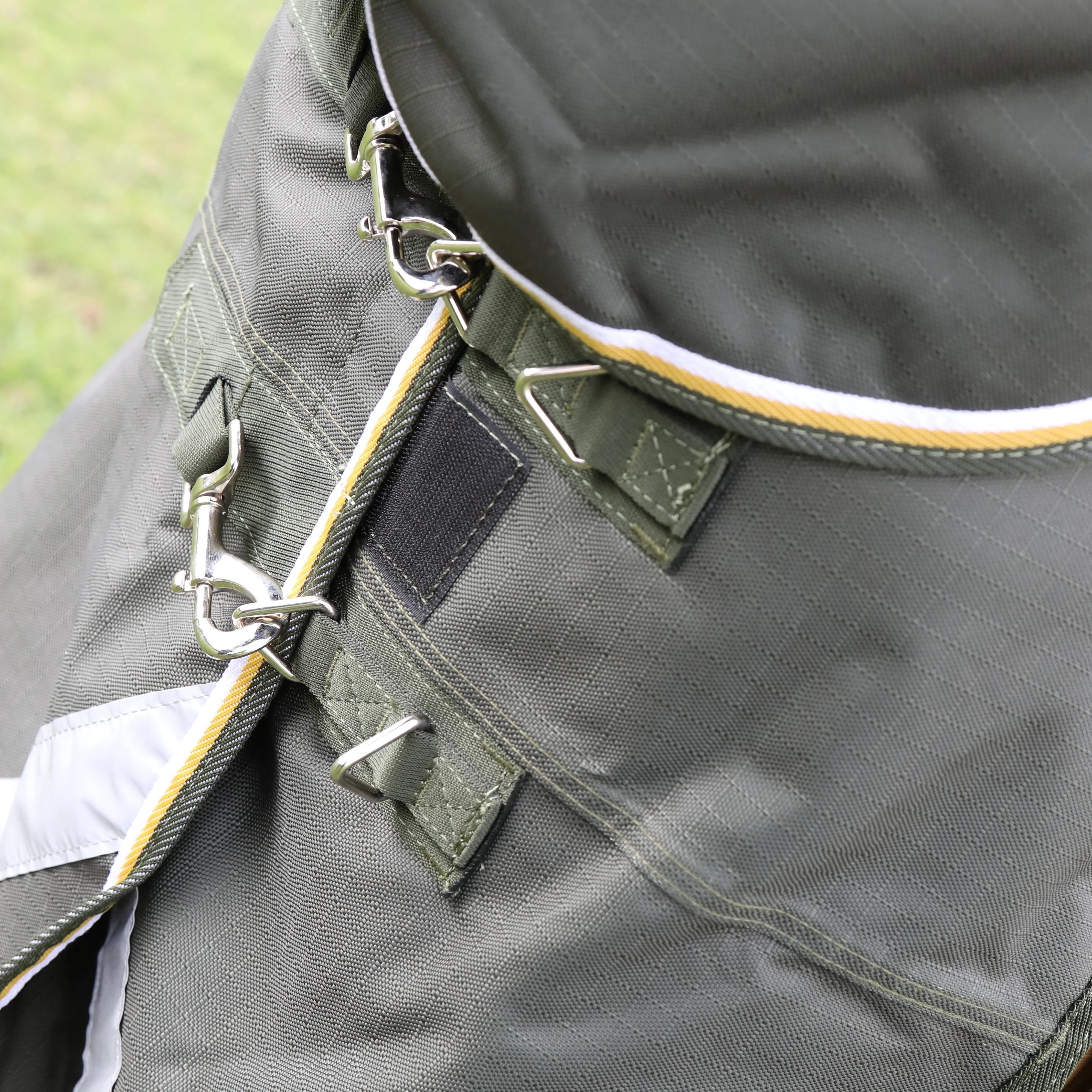 Shires Highlander Plus 50 Combo Turnout Rug - Image 3