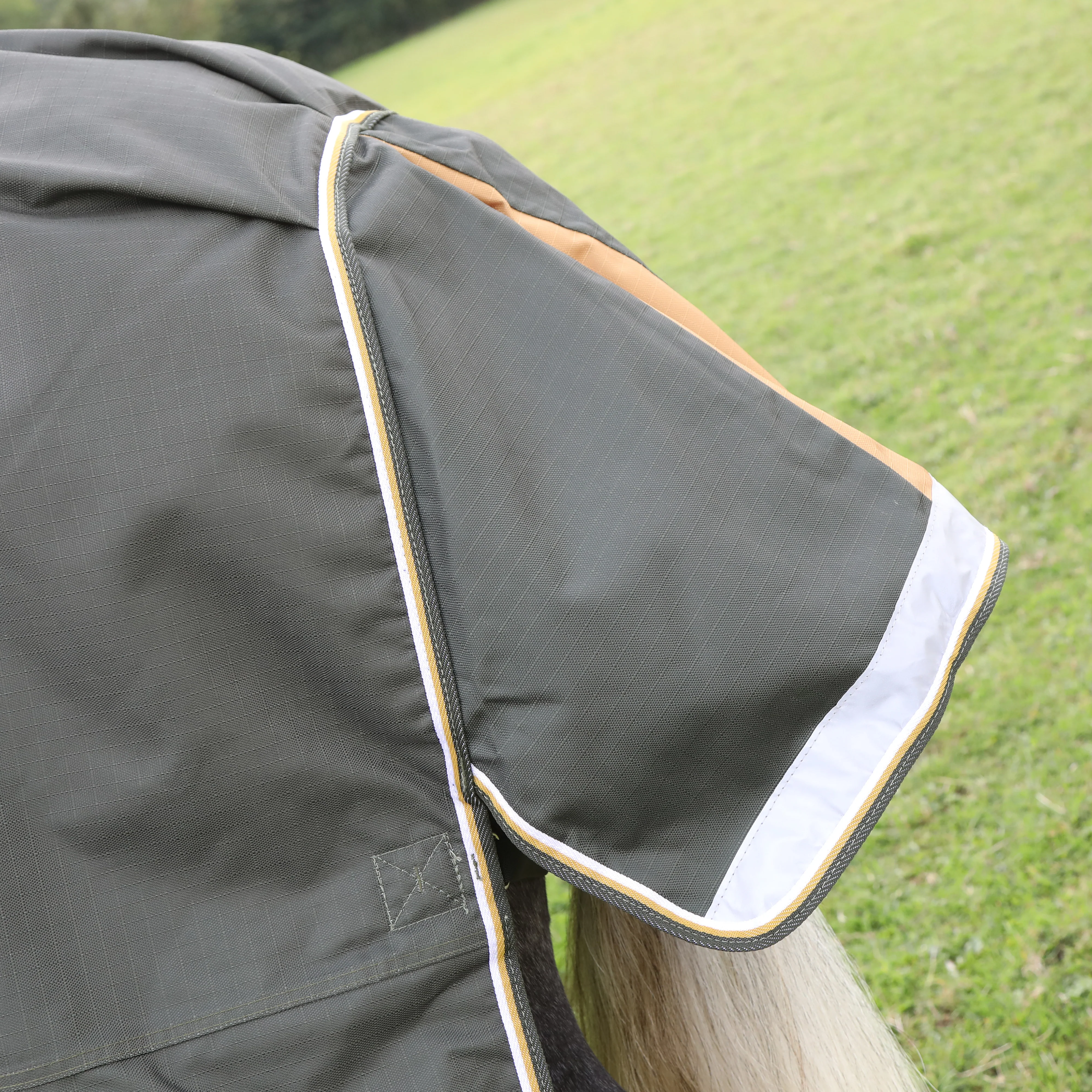 Shires Highlander Plus 50 Combo Turnout Rug - Image 5