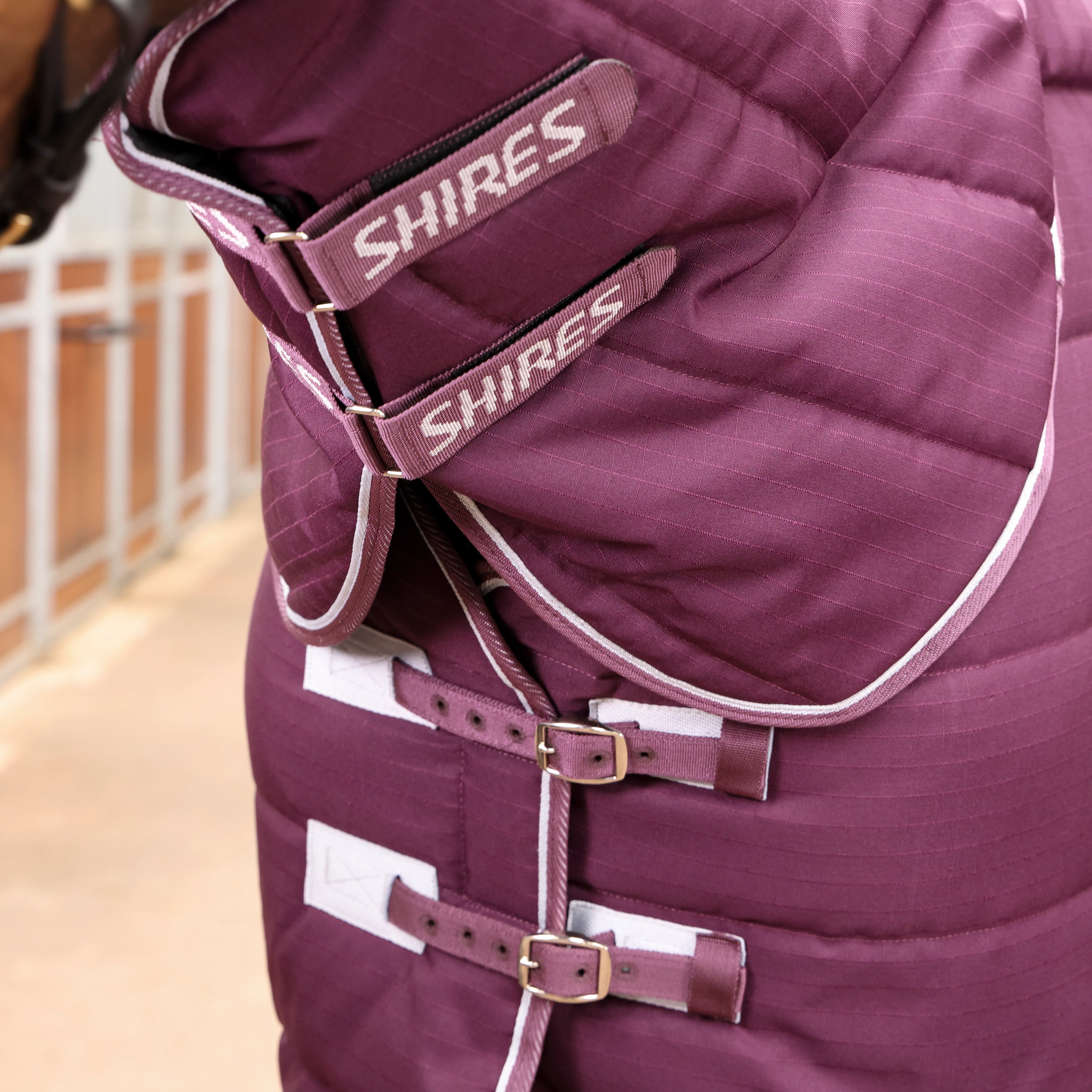Shires Tempest Original 300 Combo Stable Rug - Image 2