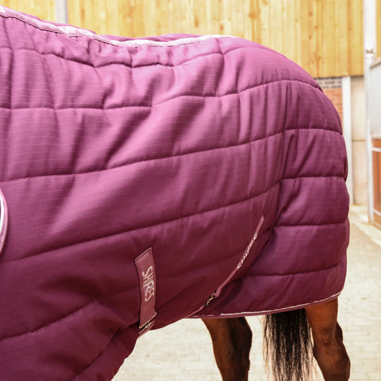 Shires Tempest Original 300 Combo Stable Rug - Image 7
